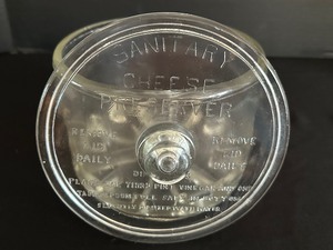 lot 92 image: Vintage Cambridge Glass Cheese Preserve Jar