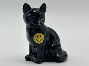 lot 94 image: Fenton Glass Smiley Face Cat Figurine