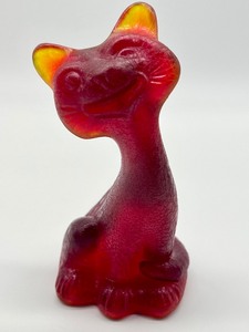 lot 70 image: Vintage Fenton Amberina Alley Cat Figurine