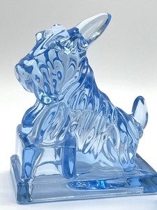 lot 38 image: Pair of Special Edition 1999 Cambridge Glass Collectors Scottie Dog Bookends