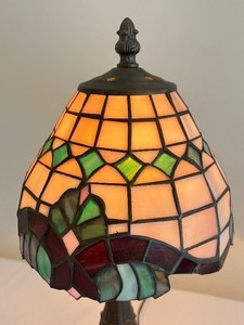 lot 80A image: Stained Glass Boudoir Lamp