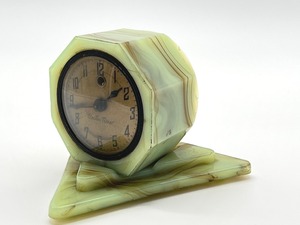 lot 104 image: Vintage 1930s Cadillac Electric Time Vidrio Slag Glass Slag Glass Desk Clock