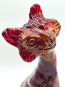 lot 48 image: Vintage Fenton Slag  Marbelized Glass Alley Cat Figurine