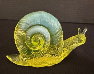 lot 28A image: Fenton Vaseline Glass Snail Yellow Opalescent - Fenton Snail Uranium Glass Figurine