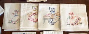 lot 248 image: Nice Vintage Needlepoint Linens