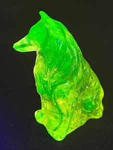lot 308 image: Vintage Mosser Topaz Vaseline Glass Collie Dog Figurine