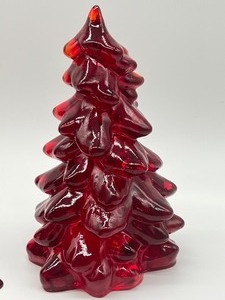 lot 298 image: Three Vintage Mosser Glass Christmas Trees