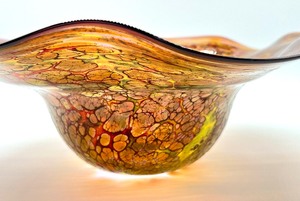 lot 14 image: Artisan Goose Bay Crafted Decorative Glass Bowl