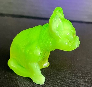 lot 291 image: Vintage Westmoreland Uranium Canary Yellow Vaseline Glass Bulldog Figurine