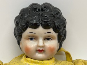 lot 293 image: Vintage Doll
