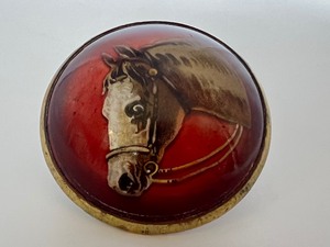 lot 292 image: Vintage Horse Clothing Button