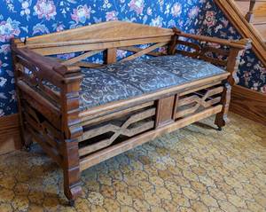 lot 127 image: Lovely Vintage Oak Bench