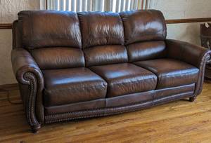 lot 16 image: Classic Brown Leather Sofa