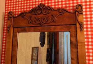 lot 19 image: Antique Wood Mirrored Gentlemans Dresser