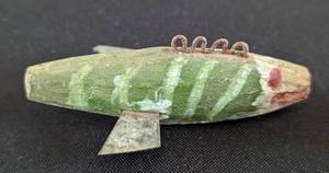 lot 150 image: Four Vintage Painted Wood Fishing Lures #1