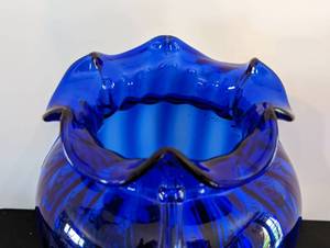 lot 181 image: Fenton Feather Belly Cobalt Blue Vase