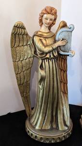 lot 326 image: Assorted Vintage Religious Figurines
