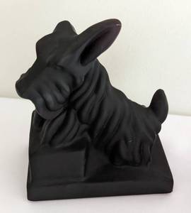 lot 358 image: Cambridge Black Satin Glass Scottie Dog Bookends
