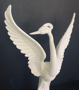 lot 388 image: Fred Wind Pottery Crane Sculpture