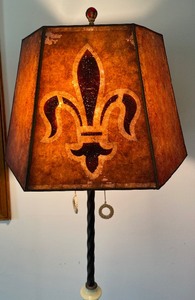 lot 404 image: Vintage Slag Glass Accented Floor Lamp