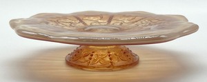 lot 411 image: Fenton Petite Leaf Patterned Pedestal Plate