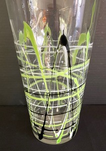 lot 412 image: Amazing Art Glass Vase