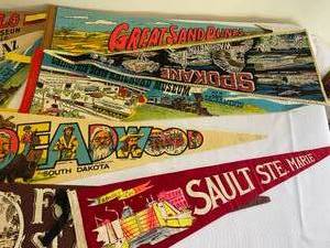 lot 454 image: Vintage Lot of Travel Pendants