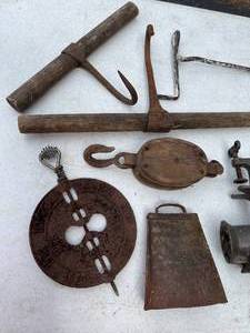 lot 475 image: Awesome Collection of Vintage Rusty Deco