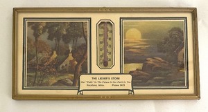 lot 432 image: Vintage Advertising Grouping