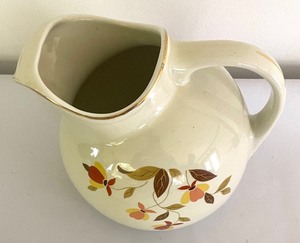 lot 444 image: Halls Jewel Tea Tilted Ball Autumn Leaf Pattered Pitcher