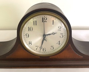 lot 447 image: Hammond Mantle Clock