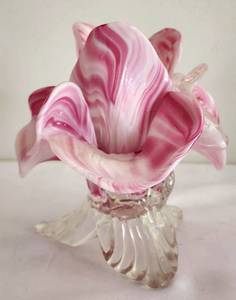 lot 501 image: Stunning Floral Candleholder