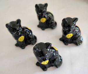 lot 506 image: Set of Four Signed Fenton Happy Face Cat Figurines