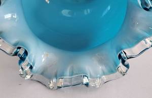 lot 509 image: Stunning Turquoise Ruffle-Edged Bowl