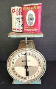 lot 525 image: Vintage Household Collection