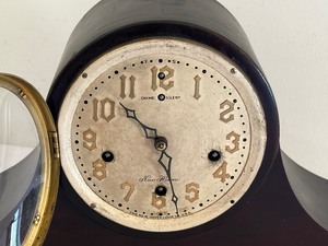 lot 546 image: Vintage Mantel Clock