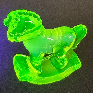 lot 548 image: Vintage Fenton Yellow Vaseline Glass Rocking Horse Figurine