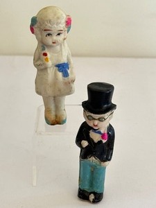 lot 489 image: Vintage Sweetheart Figurines