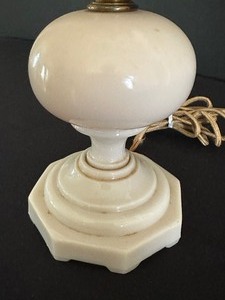 lot 496 image: Vintage Boudoir Lamp