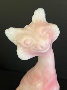 lot 207A image: Vintage Pink Slag Glass Alley Cat Figurine