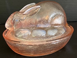 lot 206A image: Fenton Pink Opalescent Covered Rabbit Dish and Three Miniature Animal Figurines