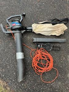 lot 70 image: Used TORO Super Blower Leaf Blower with Extension Cord