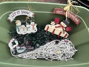 lot 106 image: Holiday Christmas Lights and Decorations