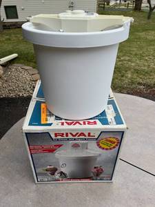 lot 113 image: Vintage Rival Ice Cream Maker with Original Retail Box