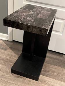 lot 21 image: Contemporary Side Table (24 Tall x 11.75 Wide x 18 Deep)