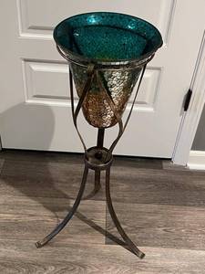 lot 23 image: Decorative Glass Vase with Elegant Stand