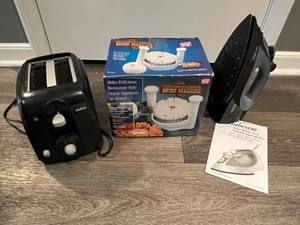lot 57 image: Home Goods - Sunbeam Iron, Toaster, and Vintage Great American Steakhouse Onion Machine