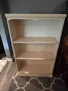lot 61 image: White Bookshelf 48 x 30 x 11