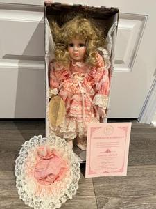 lot 138 image: Vintage Studio Editions by Dynasty Porcelain Doll Diana with COA