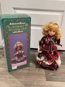 lot 150 image: Collectors Dream Animated Porcelain Doll